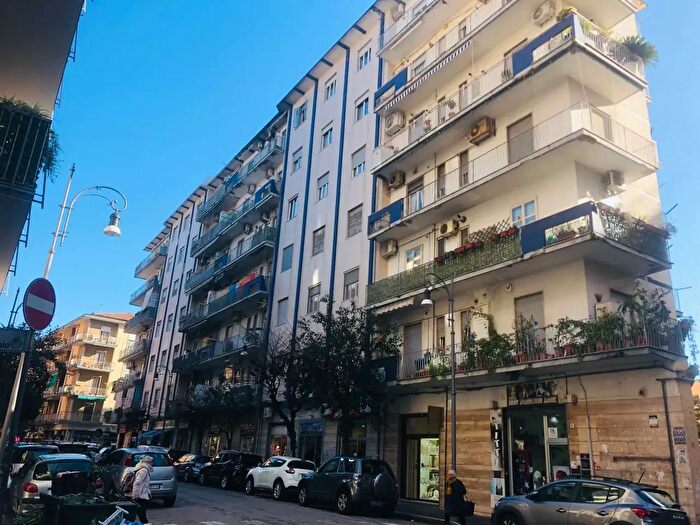 Appartamento con 5 locali in vendita in Via Santa Margherita, Salerno