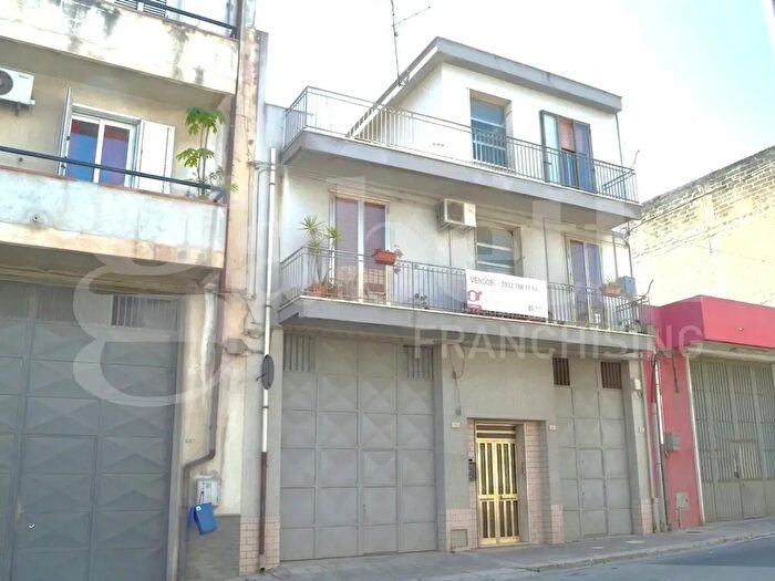 Casa con 9 locali in vendita in Corso Vittorio Emanuele, Comiso
