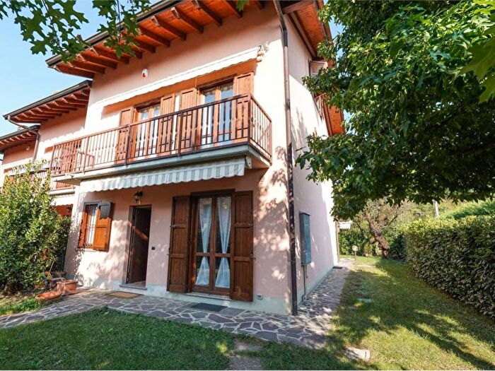 Casa quadrilocale in vendita in Centro, Mozzo