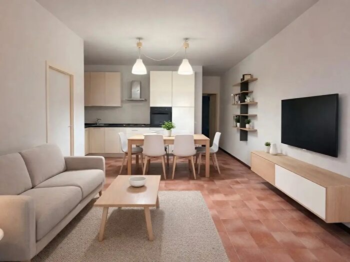 Appartamento quadrilocale in vendita in Viale Cristoforo Colombo, Camaiore