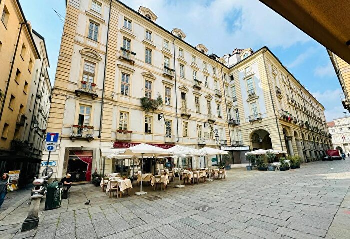 Appartamento trilocale in vendita in Via Porta Palatina Torino, Torino