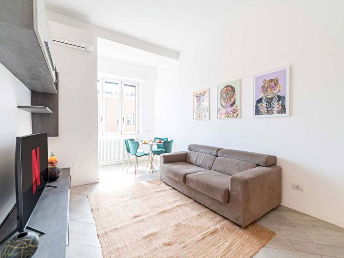 Appartamento bilocale in affitto in Via Tonale, Centrale, Milano