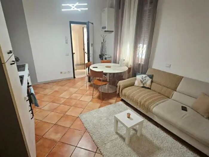 Appartamento trilocale in vendita in Via Volturno, Parma