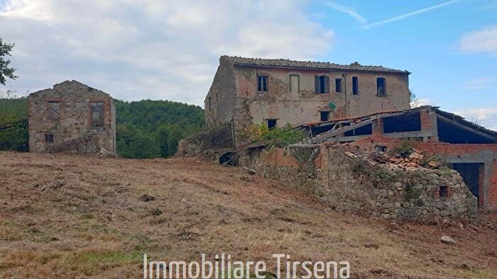 Casa con 20 locali in vendita in Orvieto