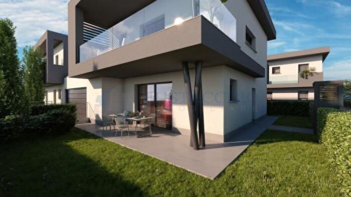 Casa quadrilocale in vendita in Via Udine, Treviolo