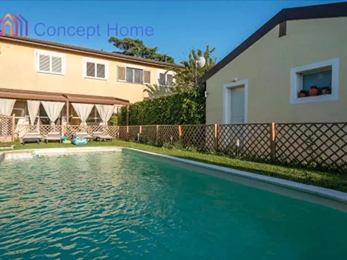 Casa quadrilocale in vendita in Strada Carpaneto Langhirano, Parma