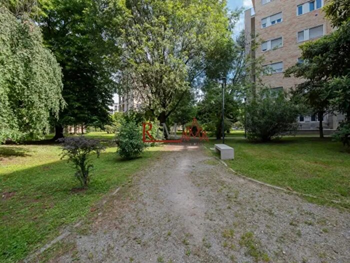 Appartamento bilocale in vendita in Via Moncalvo, Milano