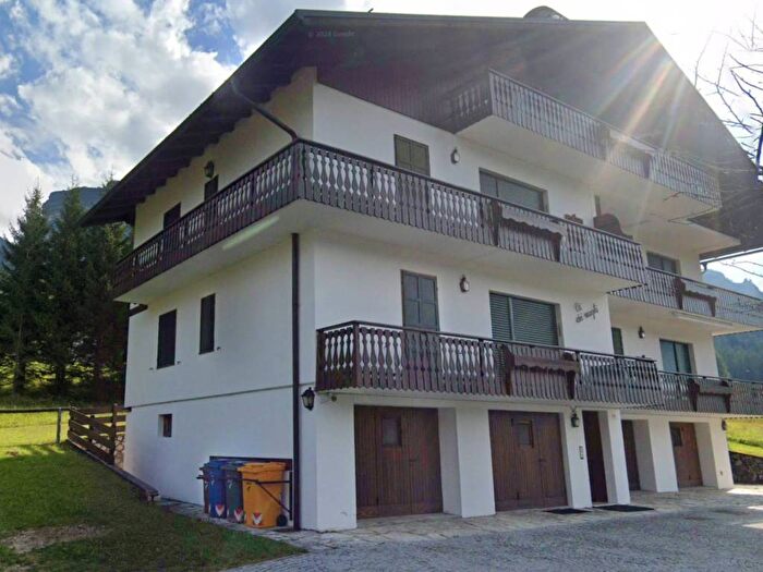 Casa trilocale in affitto in Via Ladinia, San Vito, San Vito di Cadore