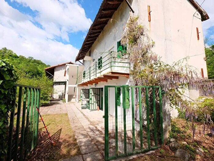 Casa con 6 locali in vendita in Cavasso Nuovo