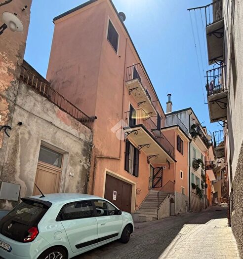 Casa trilocale in vendita in Via Giuseppe Zanardelli, Lanusei