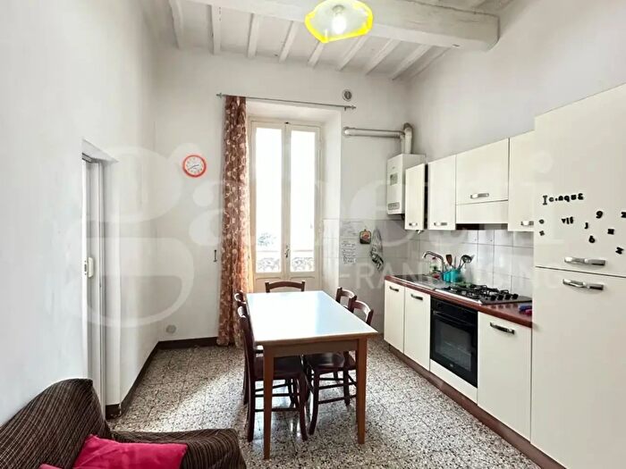 Appartamento con 8 locali in vendita in Siena