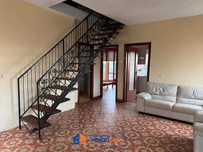 Casa con 6 locali in vendita in Via Capitano Laiolo, Vinchio