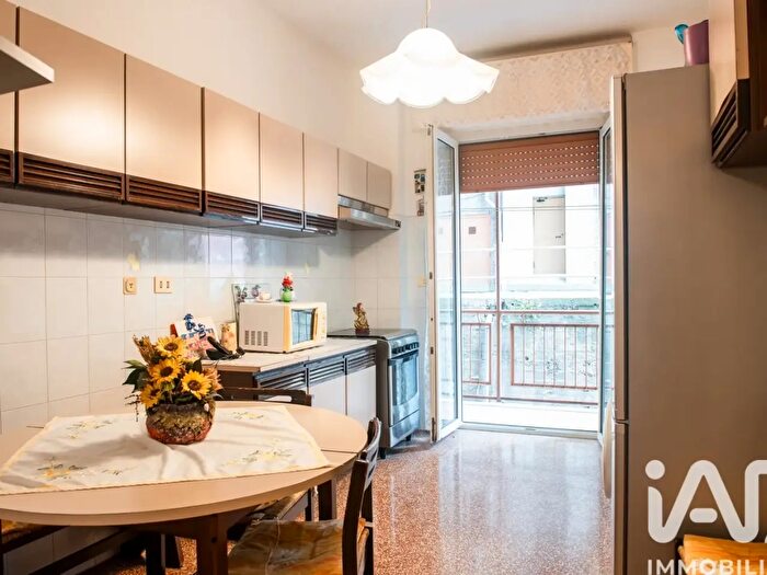 Appartamento con 5 locali in vendita in Via Napoli, Genova