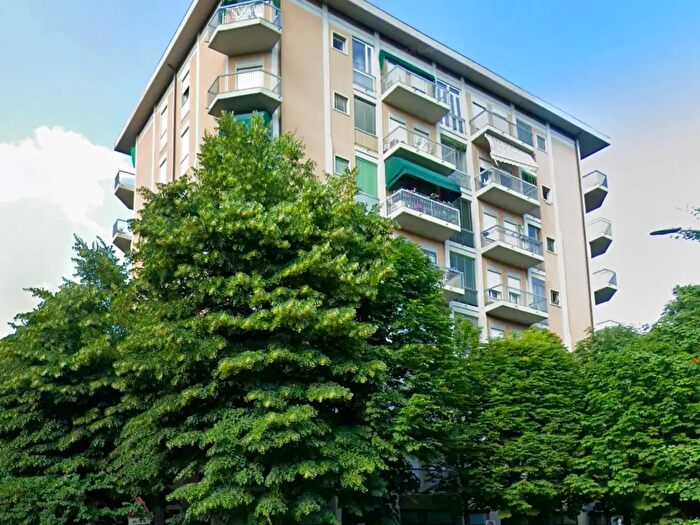 Appartamento con 6 locali in vendita in Via Leonardo da Vinci, Reggio nell'Emilia