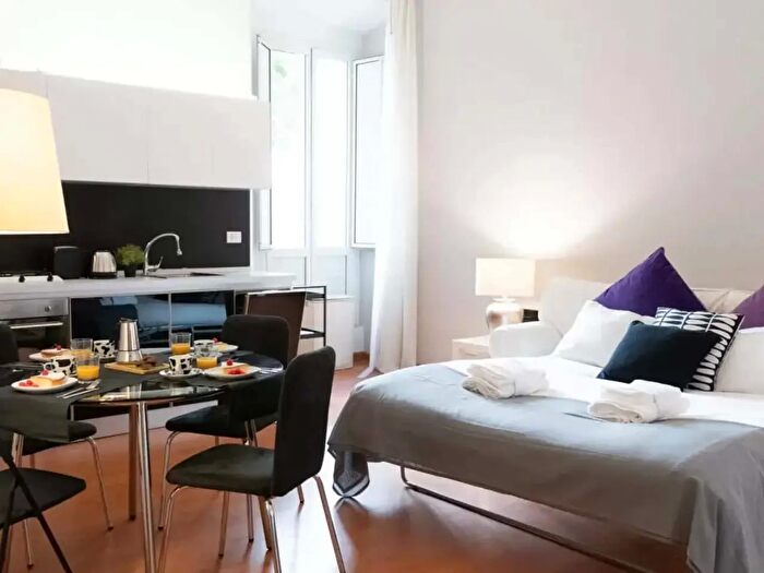 Appartamento monolocale in affitto in Via Aurora, Roma