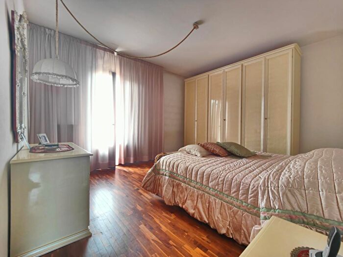 Appartamento con 7 locali in vendita in Fucecchio