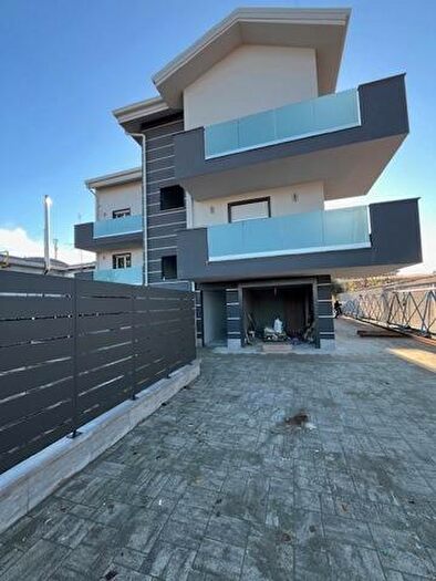 Appartamento trilocale in vendita in Via della Croce Rossa Italiana, Nova Milanese