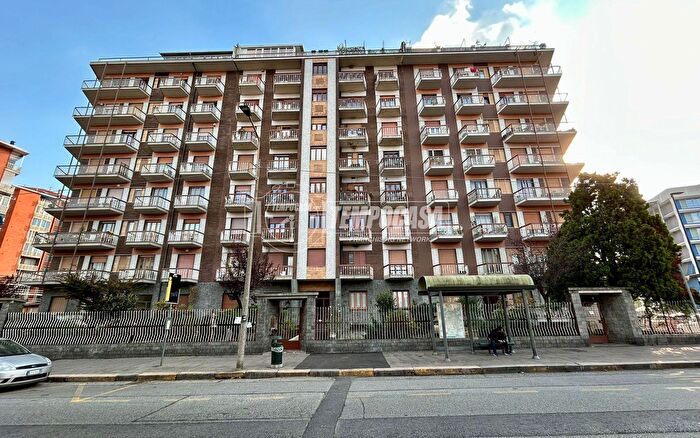 Appartamento quadrilocale in vendita in Via Giovanni Servais, Torino