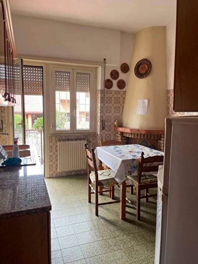 Appartamento quadrilocale in affitto in Via Ortucchio, Roma