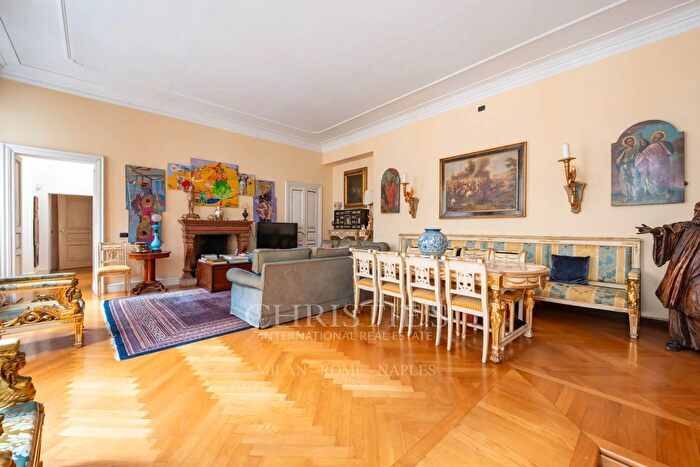 Appartamento quadrilocale in vendita in Via SantAntonio, Milano