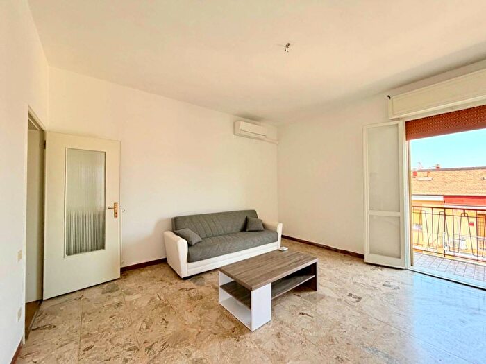 Appartamento quadrilocale in affitto in Via Fermo Ognibene, Sant'Agnese Università, Modena