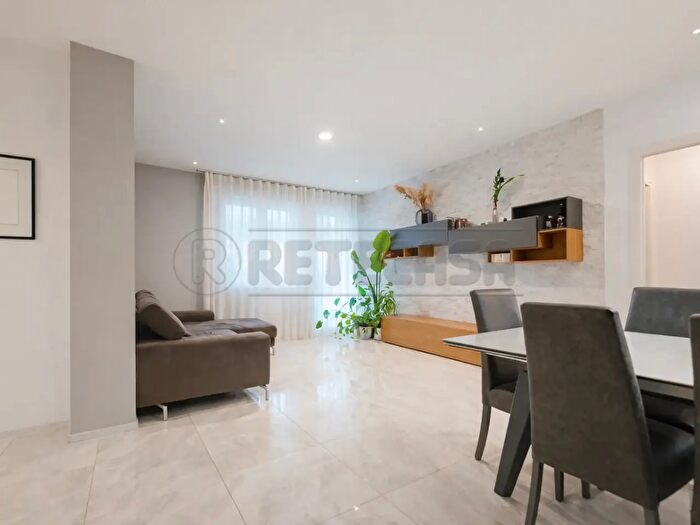 Appartamento con 9 locali in vendita in Via Luigi Pellizzo, Padova