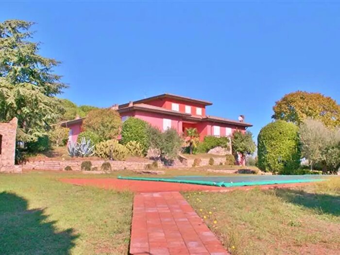 Casa con 20 locali in vendita in Vicinanze, Castiglione Del Lago