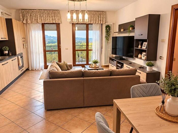 Appartamento trilocale in affitto in Strada del Pasubio, Maddalene, Vicenza
