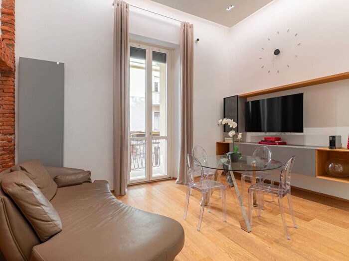 Appartamento quadrilocale in affitto in Via Nino Bixio, Piave Tricolore, Milano