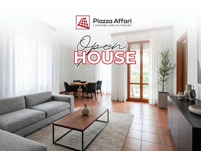 Appartamento con 5 locali in vendita in Via Alvaro, Reggio Emilia