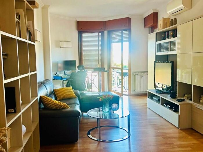 Appartamento trilocale in affitto in Via Fiume Giallo, Torrino, Roma