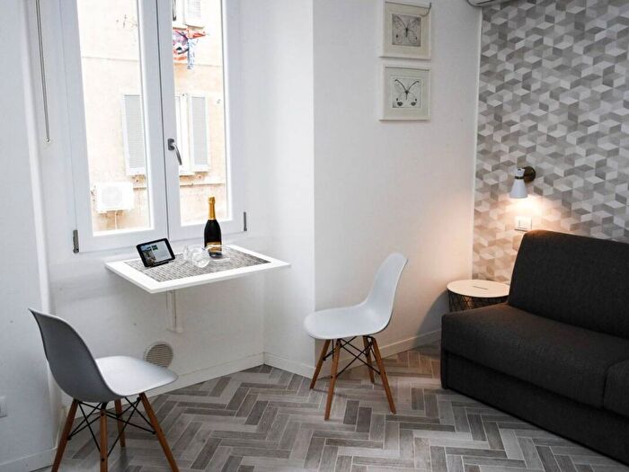 Appartamento bilocale in affitto in Via Carlo Patellani, Bocconi, Milano