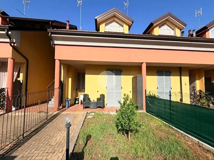 Casa trilocale in vendita in Via Piero Calamandrei, Voghera
