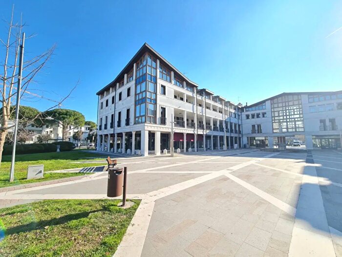 Appartamento con 5 locali in vendita in Via Alessandro Volta, Abano Terme
