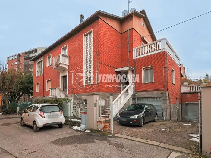 Case in Vendita e in Affitto - 3