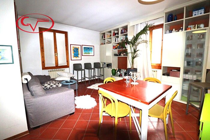 Appartamento con 5 locali in vendita in Via Caboto, Montevarchi