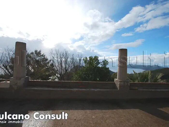 Casa quadrilocale in vendita in Sp, Lipari
