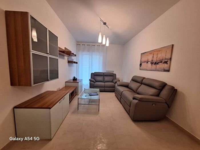 Appartamento con 5 locali in affitto in Via Ugo Foscolo, San Marone San Giuseppe Risorgimento, Civitanova Marche