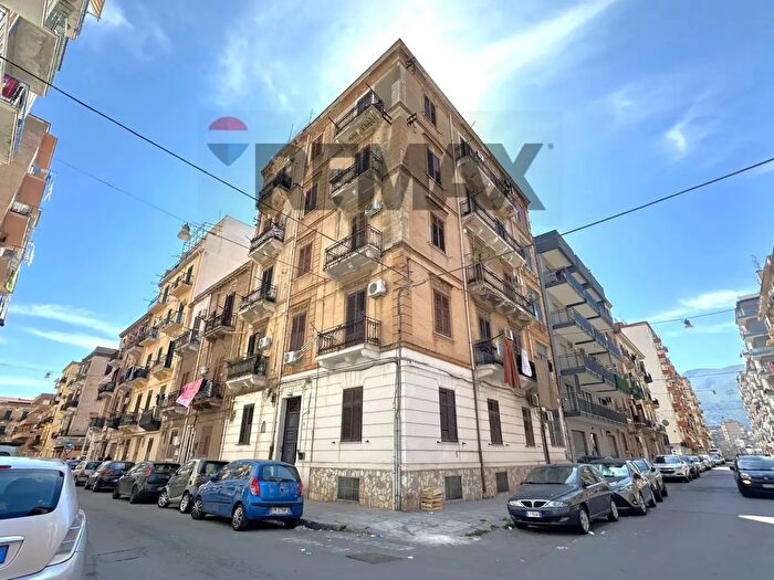 Appartamento quadrilocale in vendita in Via Agostino Todaro, Palermo