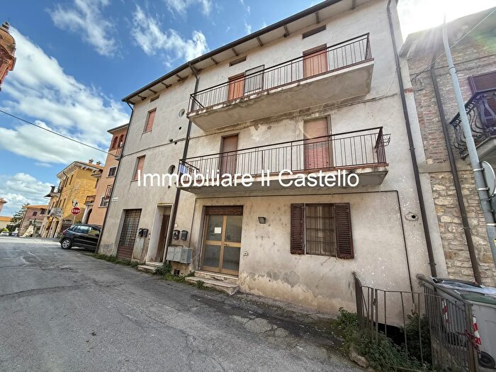 Casa con 5 locali in vendita in Sanfatucchio, Castiglione Del Lago