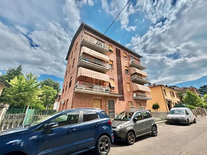 Appartamento trilocale in vendita in Via Ugo Foscolo, Reggio nell'Emilia
