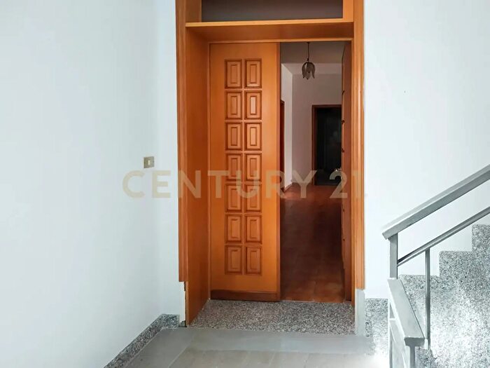 Appartamento con 5 locali in vendita in Via Corinto, Adrano
