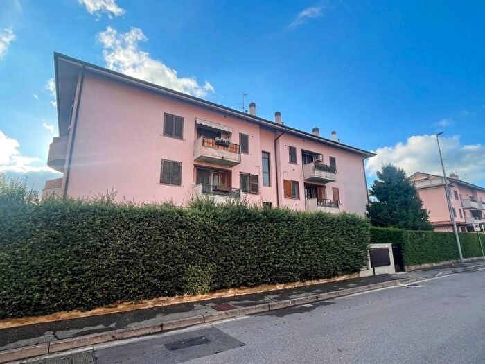 Appartamento trilocale in vendita in Via Torino, Casalmaiocco