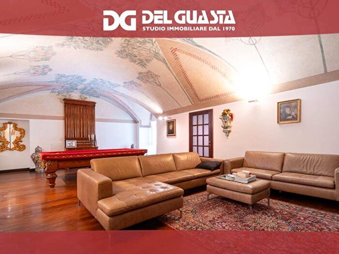 Appartamento con 6 locali in affitto in Piazza della Meridiana, Maddalena, Genova