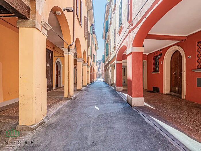Appartamento bilocale in vendita in AdZe Piazza Aldrovandi, Bologna