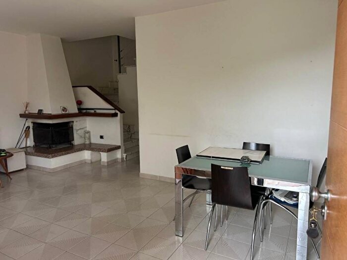 Casa con 6 locali in affitto in Stadio SantAntonio Marasio, Carrara