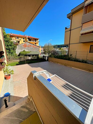 Appartamento con 7 locali in vendita in Podenzana