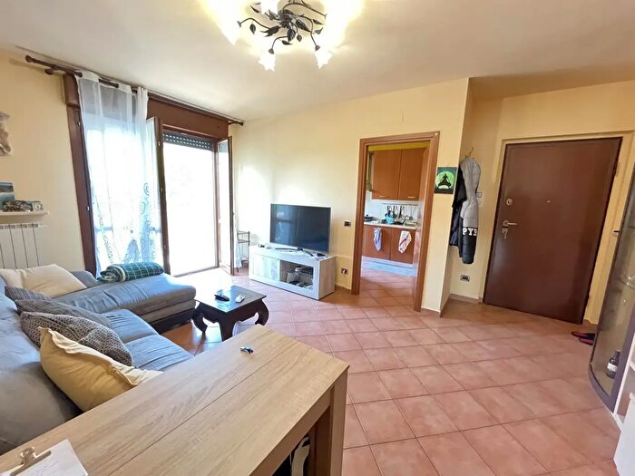 Appartamento trilocale in vendita in Via Gravellona, Vigevano