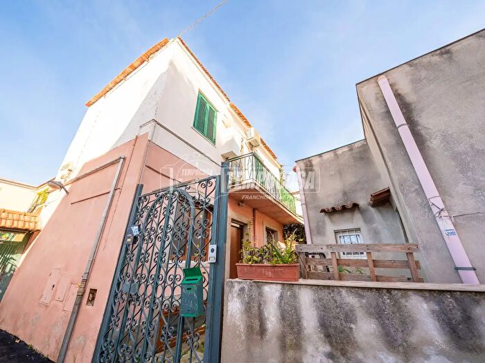 Appartamento bilocale in vendita in Via dei Quintili B, Roma