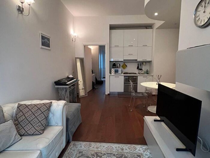 Appartamento bilocale in affitto in Via Andrea Costa, Pasteur, Milano